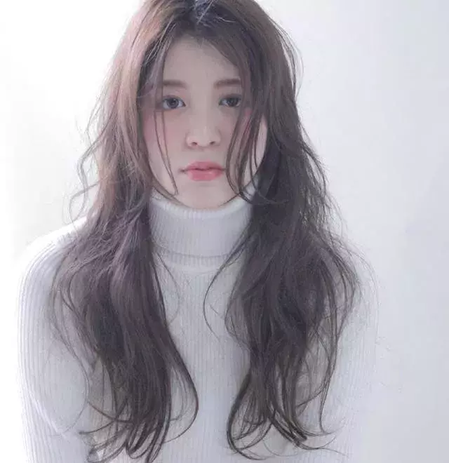 オフィスでの魅力3倍 キレイ系女子になりたいなら 参考にしたいセンター分け美人スタイル特集 ローリエプレス オフィスでの魅力3倍 キレイ系女子になりたいなら 参考にしたいセンター分け美人スタイル特集 ローリエプレス