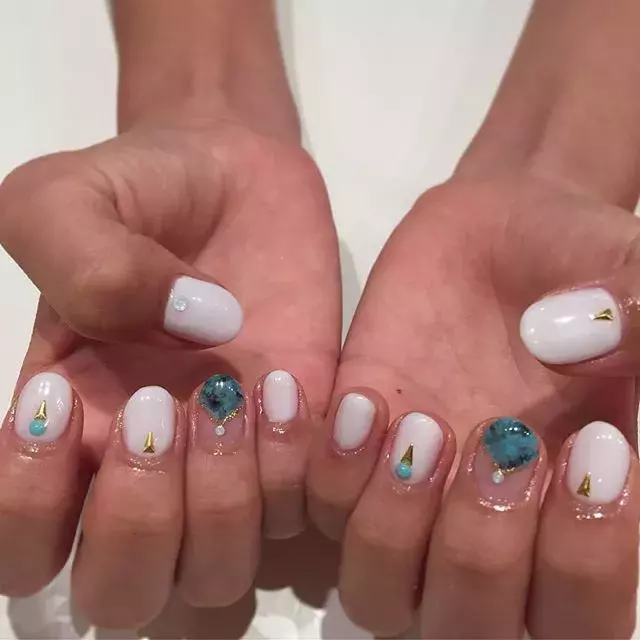 ターコイズ 大理石のコラボが綺麗 大人のサマーネイル特集 ローリエプレス