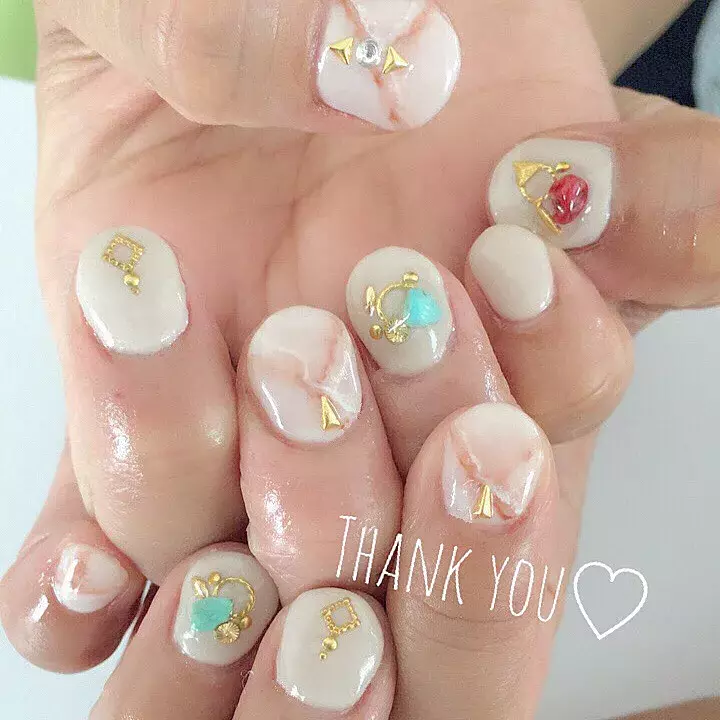 ターコイズ 大理石のコラボが綺麗 大人のサマーネイル特集 ローリエプレス