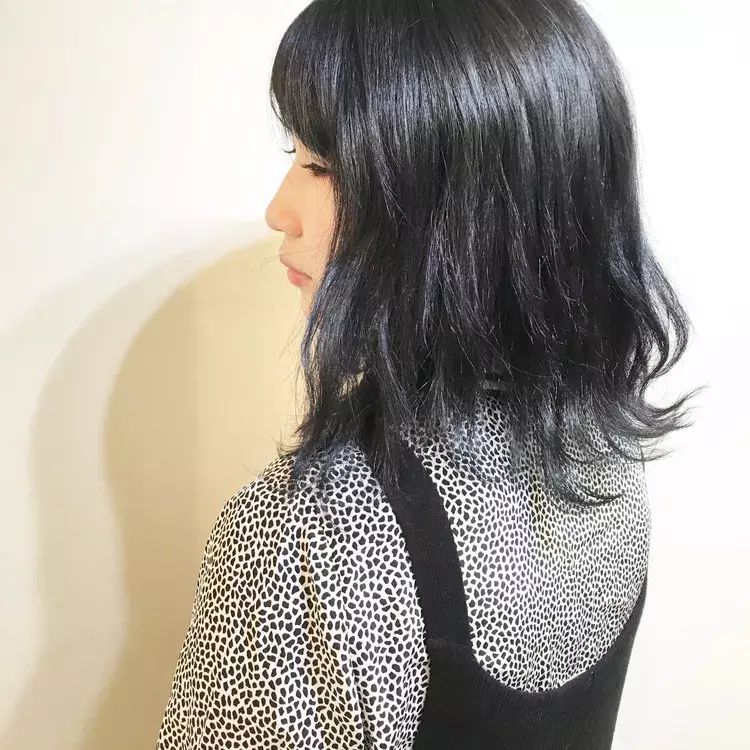 色白に見える おすすめブルー系ヘアカラーカタログ ローリエプレス