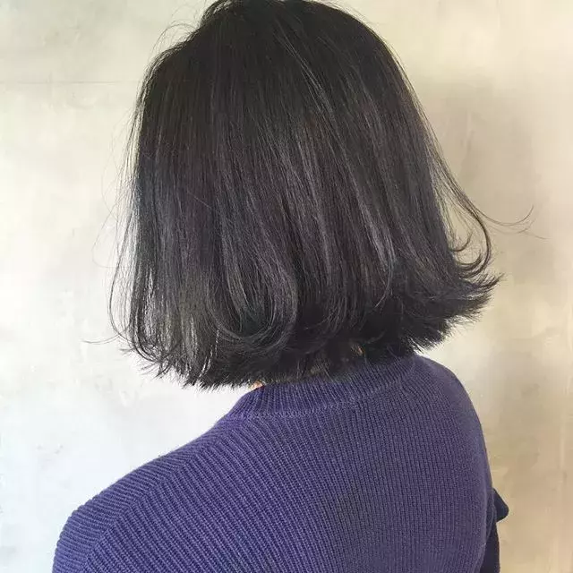 ブリーチあり なし アッシュグレー の魅力にせまる ローリエプレス