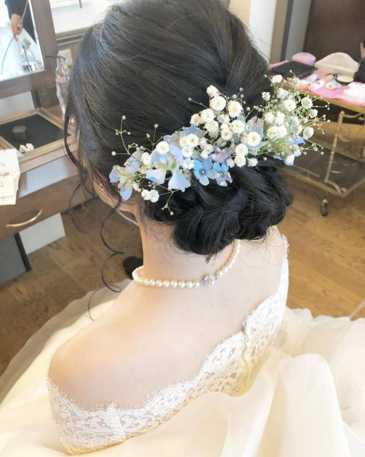 花嫁必見 結婚式 二次会におすすめ ミディアムヘアでも楽しめるヘアアレンジ13選 ローリエプレス