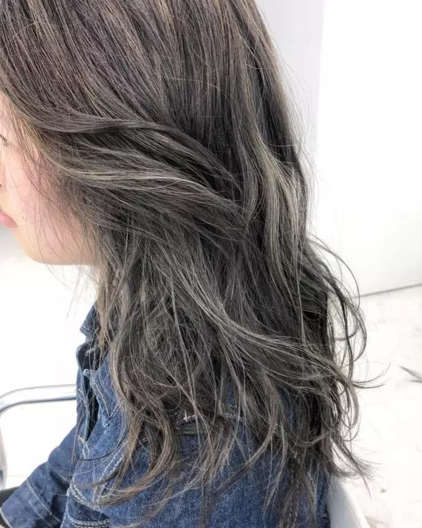 可愛いが続く 色落ちしても なヘアカラーは ローリエプレス