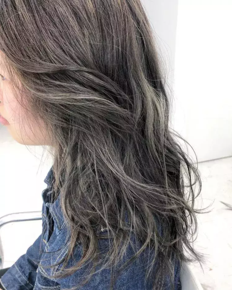 可愛いが続く 色落ちしても なヘアカラーは ローリエプレス