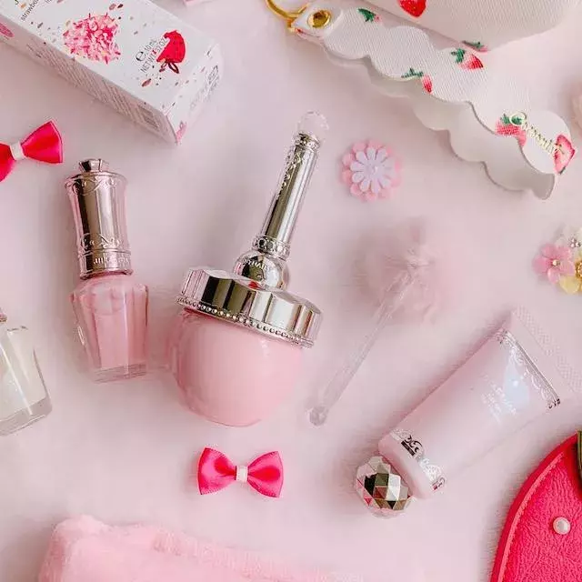 自分用にもプレゼントにも ジルスチュアートのパケ買いコスメ6選 ローリエプレス 自分用にもプレゼントにも ジルスチュアートのパケ買いコスメ6選 ローリエプレス