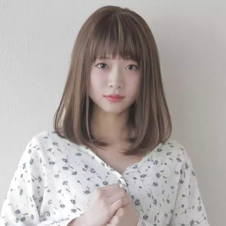 グレージュヘアカタログ 色白を引き立たせる美人カラーがかわいい ローリエプレス