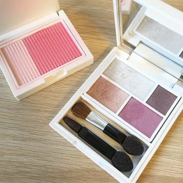 石鹸で簡単オフ お肌に優しいミネラルコスメ10選 ローリエプレス