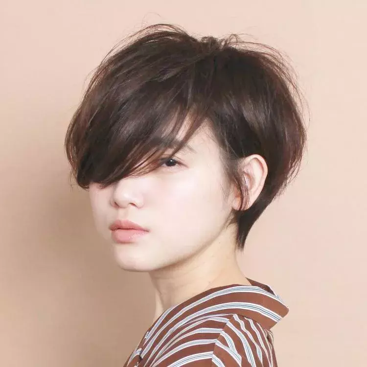 モードなショートが断然オシャレ オシャレ上級者のためのモードショートスタイル7選 ローリエプレス