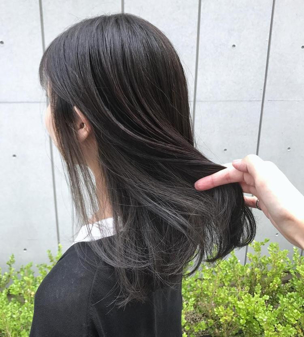 ヘアカラーで遊ぶなら「インナーカラー」がイマドキ♡上級者見えのおしゃれカラーはコレ！ ローリエプレス