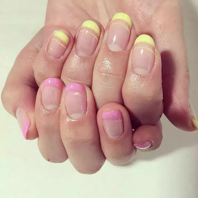 シンプルだけどおしゃれ度抜群 ちぐはぐネイル に注目 ローリエプレス