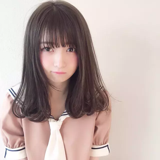 透け感がたまらない かわいいシースルーバングの切り方 セット方法 ローリエプレス