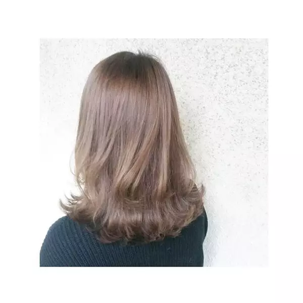 新生活に向けて春ヘアにチェンジしよ アッシュグレージュで透明感を ローリエプレス