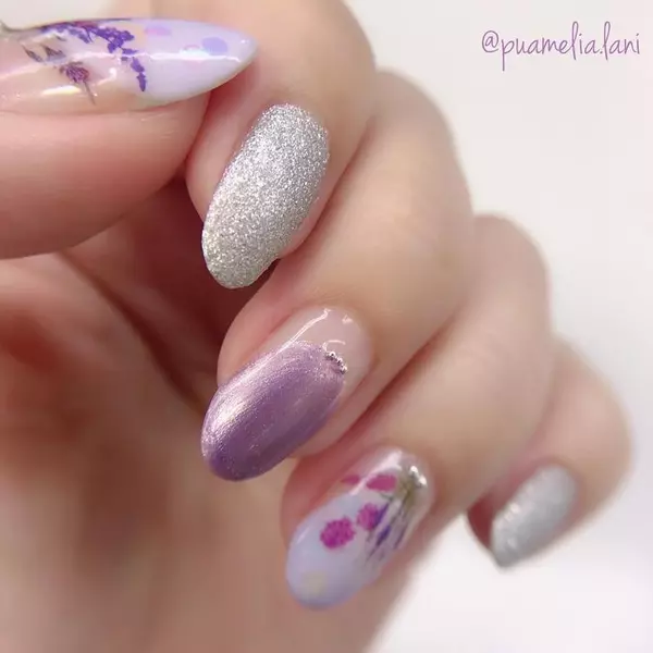 大人っぽい春ネイルがしたい 指がきれいに見えるすみれ色ネイル ローリエプレス