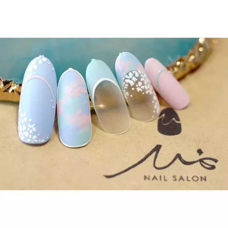 19年夏ネイル いつものセルフネイルに一手間加えて 簡単にできちゃう可愛いネイルデザイン特集 ローリエプレス 19年夏ネイル いつものセルフネイルに一手間加えて 簡単にできちゃう可愛いネイルデザイン特集 ローリエプレス