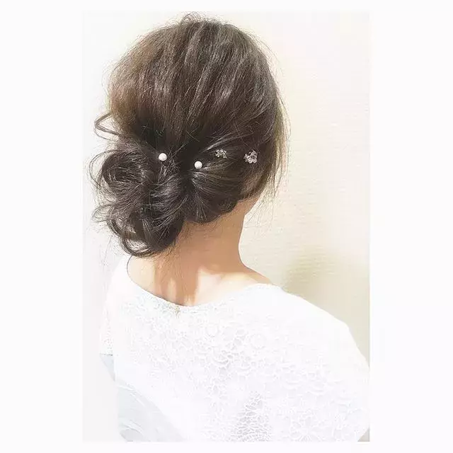 ヘアアレンジのマンネリはアクセで解消 使いやすいアクセサリーをチェック ローリエプレス