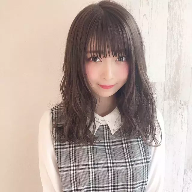 やっぱりゆる巻きセミロングが全方位モテ たまにはアレンジも取り入れて ローリエプレス