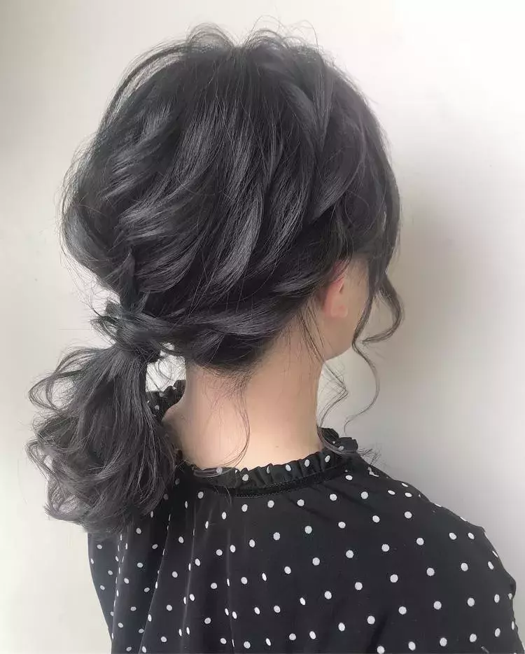 やっぱりゆる巻きセミロングが全方位モテ たまにはアレンジも取り入れて ローリエプレス