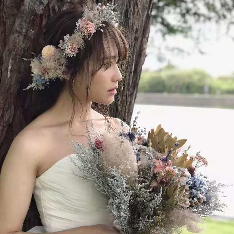 こんな花嫁さんになりたい お花いっぱいのブライダルヘアアレンジ8選 ローリエプレス