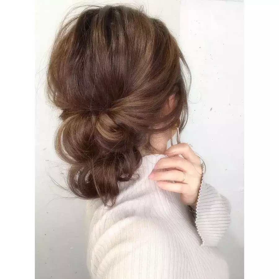 面長さん向け アップは髪の出し方がポイント 小顔見えなヘアアレンジ ローリエプレス