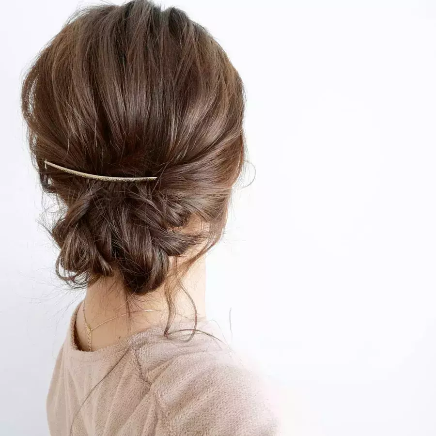 面長さん向け アップは髪の出し方がポイント 小顔見えなヘアアレンジ ローリエプレス