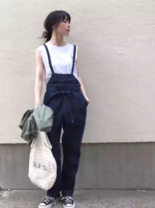 ラクちんなのに垢抜ける 大人女子のオールインワン サロペットコーデ6選 ローリエプレス ラクちんなのに垢抜ける 大人女子のオールインワン サロペットコーデ6選 ローリエプレス