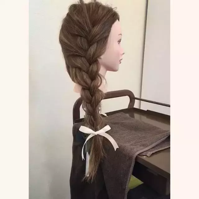 映画館やドライブデートにも 後ろに寄りかかっても大丈夫なヘアアレンジ ローリエプレス