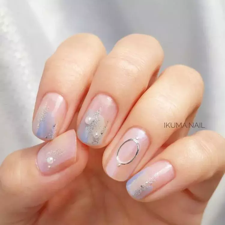 夏はツヤツヤなオーロラネイルがしたい おすすめデザイン8選 ローリエプレス 夏はツヤツヤなオーロラネイルがしたい おすすめデザイン8選 ローリエプレス