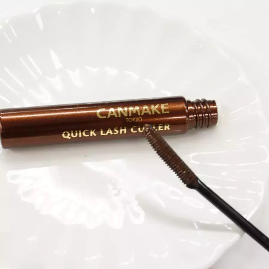 キャンメイクの大人気マスカラ下地の新色ブラウンを詳しくレビュー ローリエプレス