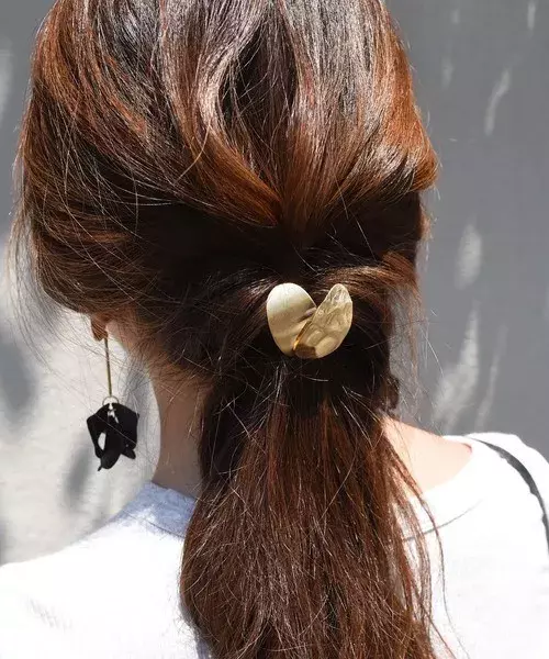 まとめ髪の雰囲気を変えるかわいいnewアイテムで いつもとイメチェン ローリエプレス まとめ髪の雰囲気を変えるかわいいnewアイテムで いつもとイメチェン ローリエプレス