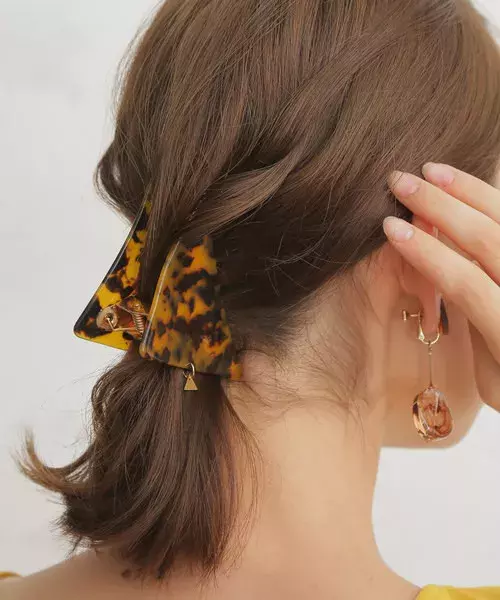 まとめ髪の雰囲気を変えるかわいいnewアイテムで いつもとイメチェン ローリエプレス まとめ髪の雰囲気を変えるかわいいnewアイテムで いつもとイメチェン ローリエプレス