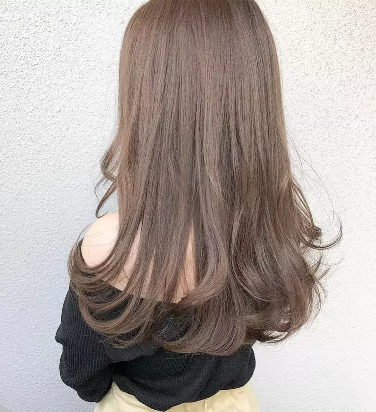 令和の夏ヘアカラーは大人っぽ可愛いベージュカラーが気分なの ローリエプレス