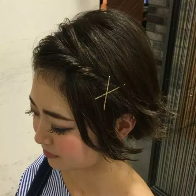 広がりが気にならないヘアアレンジで 梅雨だって湿気に負け知らず ローリエプレス