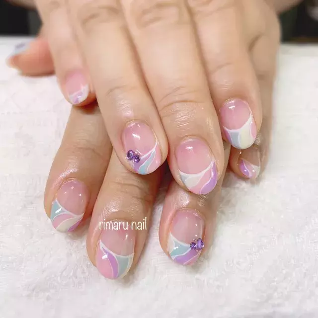 夏こそやりたいマーブルネイル メンズウケも抜群なサマーネイルデザイン ローリエプレス