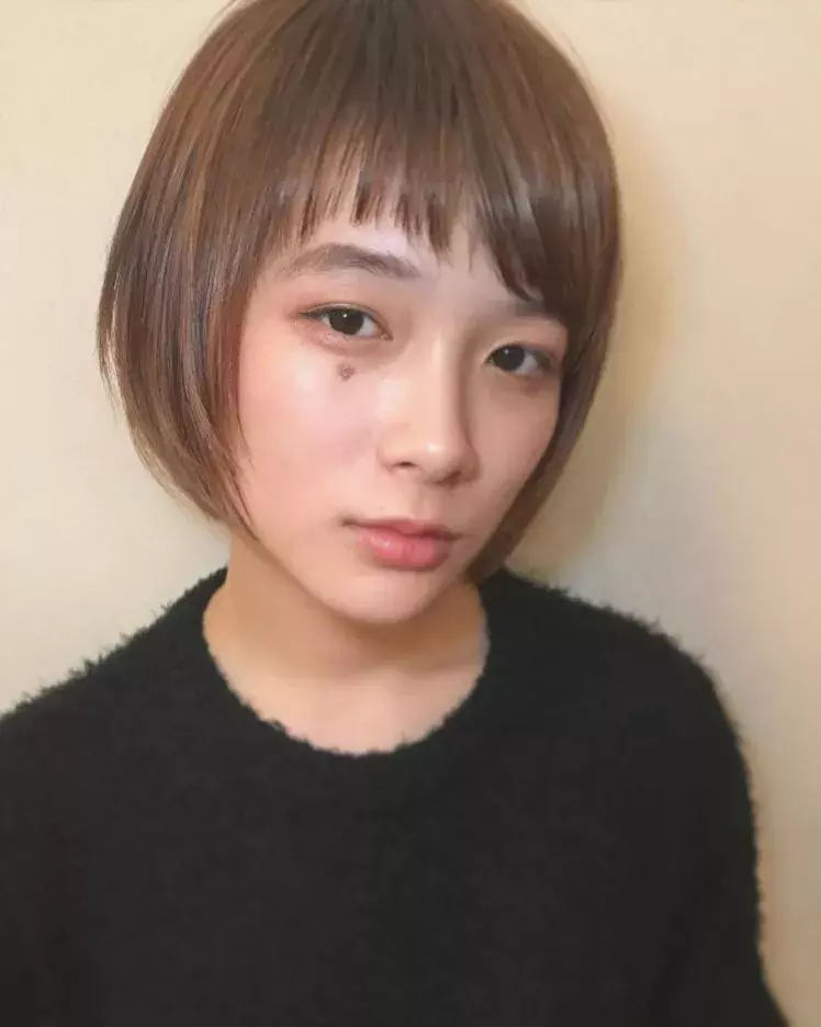 実は取り入れやすい アシメバング 大人可愛くなれるヘアスタイル特集 ローリエプレス