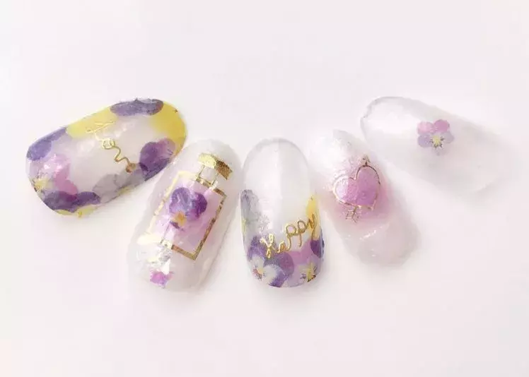 プチプラポリッシュでできる シンプルだけどかわいいネイルデザイン特集 ローリエプレス