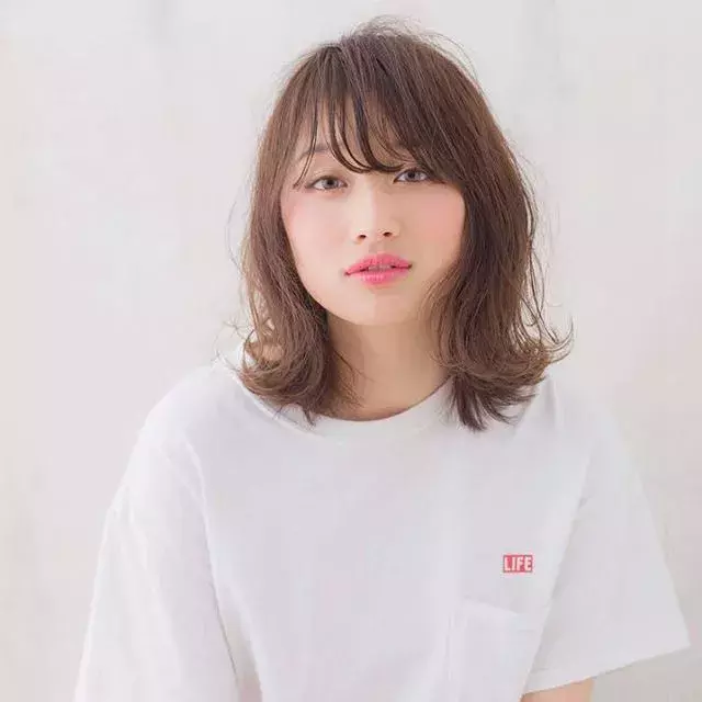 ドライヤーで朝のスタイリングを時短に セットが簡単なヘアスタイル術 ローリエプレス