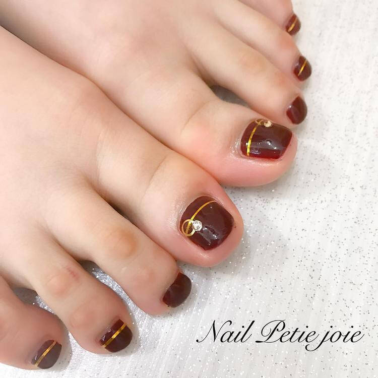 ワンカラー でも上品に セルフでできる夏っぽ気分なフットネイル ローリエプレス ワンカラー でも上品に セルフでできる夏っぽ気分なフットネイル ローリエプレス