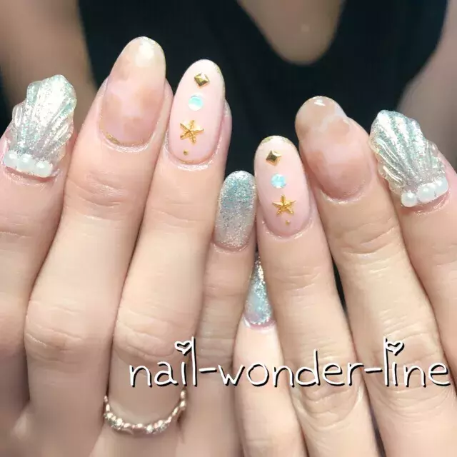 夏の定番 爽やかなマリンネイル いまっぽかわいいネイルデザインまとめ ローリエプレス 夏の定番 爽やかなマリンネイル いまっぽかわいいネイルデザインまとめ ローリエプレス