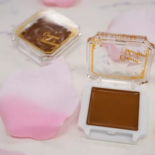 キャンメイク 肌馴染み抜群 ブルベ待望のシェーディングが誕生 ローリエプレス