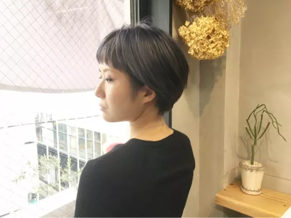 秋はアッシュグレージュがおすすめ 大人上品なヘアスタイルまとめ