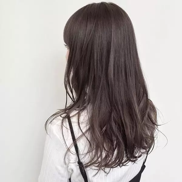 秋にぴったりのヘアカラー トレンドのベイクドカラーで季節を先取り ローリエプレス