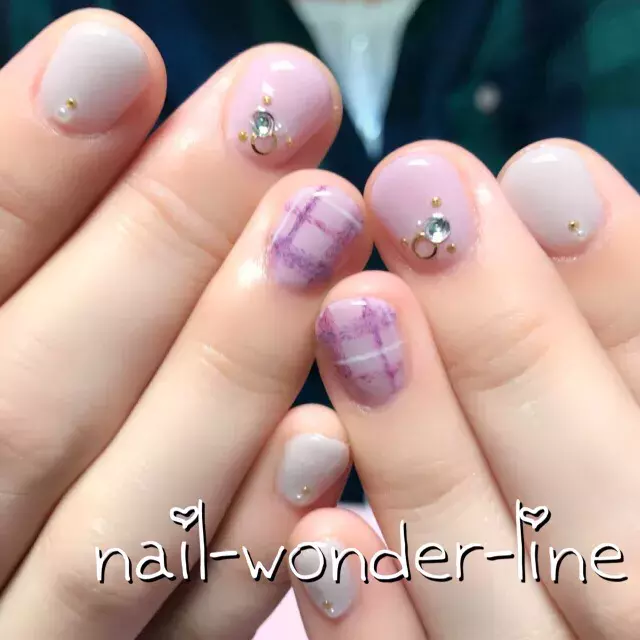 秋にやりたいチェックネイル 派手すぎないネイルデザインまとめ ローリエプレス