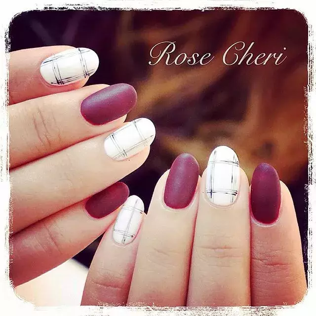 秋にやりたいチェックネイル 派手すぎないネイルデザインまとめ ローリエプレス 秋にやりたいチェックネイル 派手すぎないネイルデザインまとめ ローリエプレス