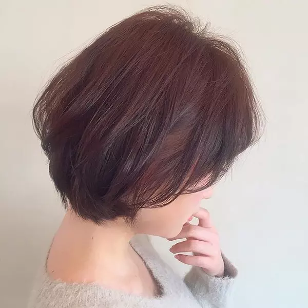 ピンクベースの暗髪カラーが秋っぽい オフィスにもokのヘアカラー特集 ローリエプレス