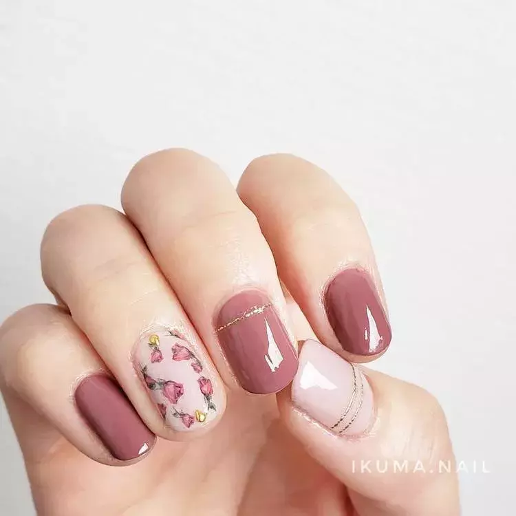 週末ネイル派におすすめ ネイルシールでできる大人可愛い秋冬セルフデザイン8選 ローリエプレス