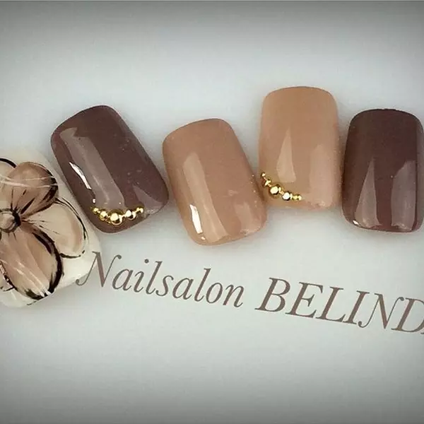 秋冬カラー でつくるキレイめネイル こなれ感のある大人っぽデザイン8選 ローリエプレス