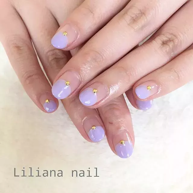 春はラベンダーカラーでフェミニンな指先に 季節を先取りするネイルデザイン8選 ローリエプレス 春はラベンダーカラーでフェミニンな指先に 季節を先取りするネイルデザイン8選 ローリエプレス