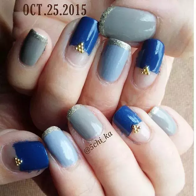 冬にぴったりな儚げネイル くすみブルー を使用した上品デザイン7選 ローリエプレス