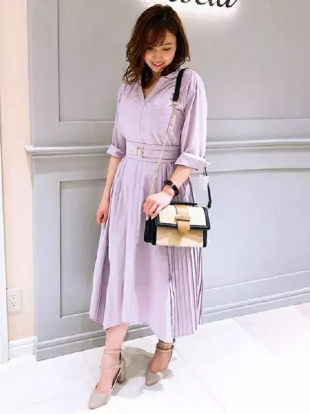 トレンドの プリーツ をワンピースで取り入れて デートに着たい春コーデ特集 ローリエプレス