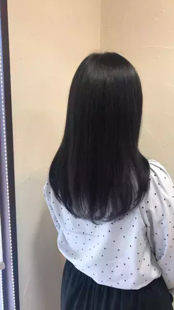 透明感が欲しいならこのカラー ブリーチなしのブルーブラックにしたくなるヘアスタイル特集 ローリエプレス